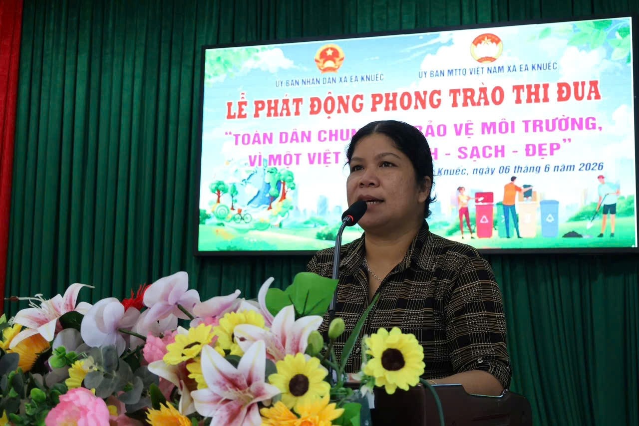 Tại lễ phát động, đồng chí H Noan Kpơr nhấn mạnh vai trò của công tác bảo vệ môi trường đối với sức khỏe cộng đồng và sự phát triển bền vững của địa phương. Tại lễ phát động, đồng chí H Noan Kpơr nhấn mạnh vai trò của công tác bảo vệ môi trường đối với sức khỏe cộng đồng và sự phát triển bền vững của địa phương.