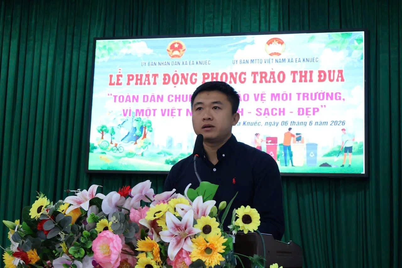 Đồng chí Trương Văn Hiệu, Phó Chủ tịch UBND xã Ea Knuếc phát biểu tại Lễ phát động phong trào bảo vệ môi trường năm 2026. Đồng chí Trương Văn Hiệu, Phó Chủ tịch UBND xã Ea Knuếc phát biểu tại Lễ phát động phong trào bảo vệ môi trường năm 2026.
