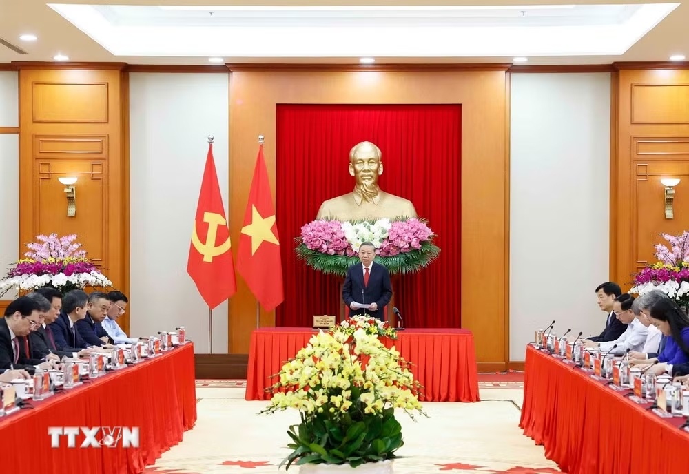 Tổng Bí thư, Chủ tịch nước lưu ý, cần đặc biệt quan tâm phát triển đội ngũ cán bộ lý luận, nhất là cán bộ trẻ. Ảnh: TTXVN Tổng Bí thư, Chủ tịch nước lưu ý, cần đặc biệt quan tâm phát triển đội ngũ cán bộ lý luận, nhất là cán bộ trẻ. Ảnh: TTXVN