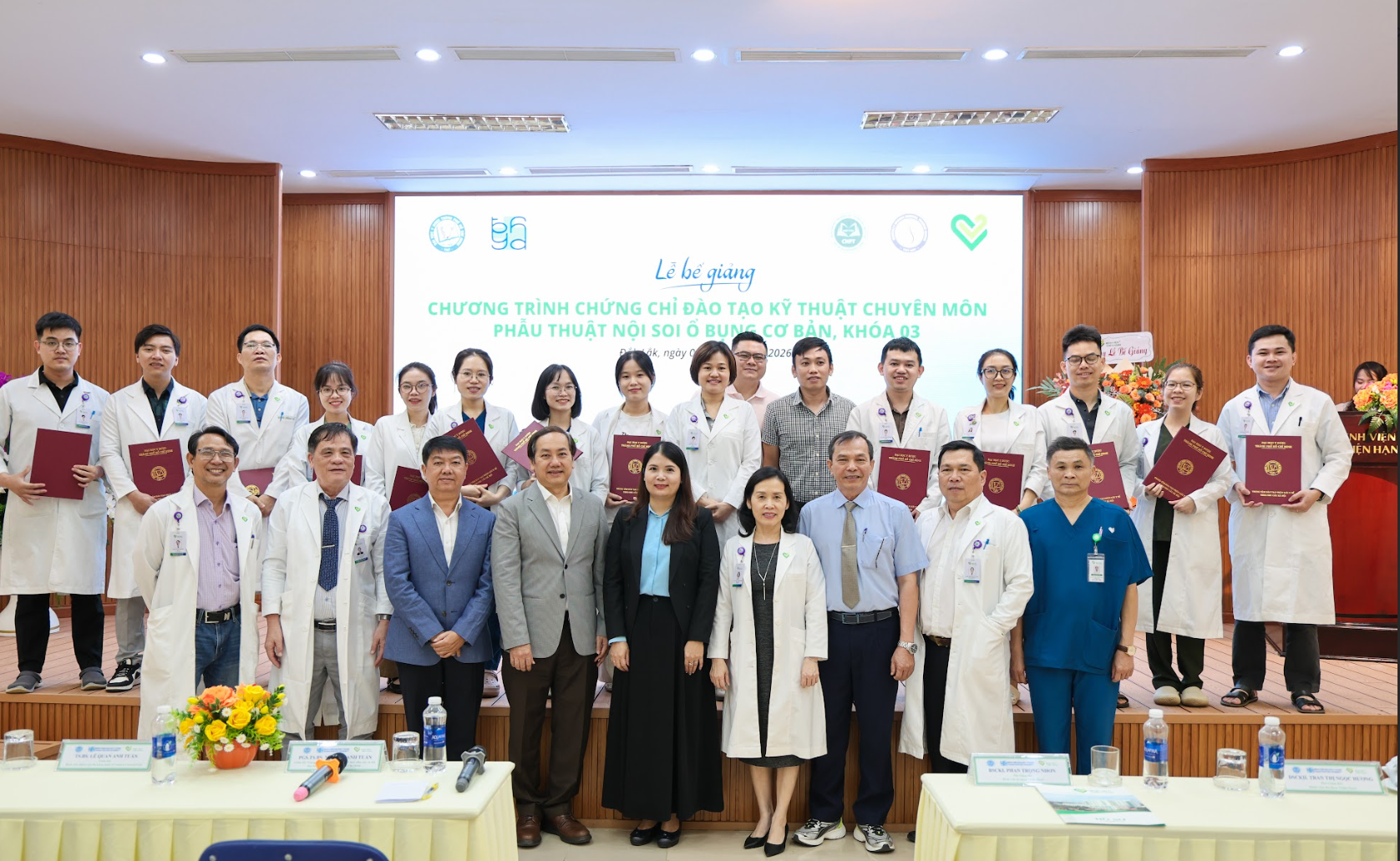 Sau 6 tháng đào tạo liên tục với chương trình lý thuyết và thực hành chuyên sâu, các học viên đã hoàn thành khóa học và được trao chứng chỉ tại lễ bế giảng. Sau 6 tháng đào tạo liên tục với chương trình lý thuyết và thực hành chuyên sâu, các học viên đã hoàn thành khóa học và được trao chứng chỉ tại lễ bế giảng.