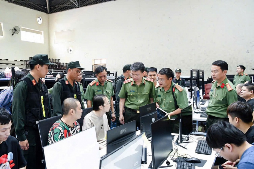 Phú Thọ: Lực lượng Công an tỉnh kịp thời phát hiện, ngăn chặn, vô hiệu hóa đường dây sử dụng công nghệ cao lừa đảo xuyên quốc gia Phú Thọ: Lực lượng Công an tỉnh kịp thời phát hiện, ngăn chặn, vô hiệu hóa đường dây sử dụng công nghệ cao lừa đảo xuyên quốc gia