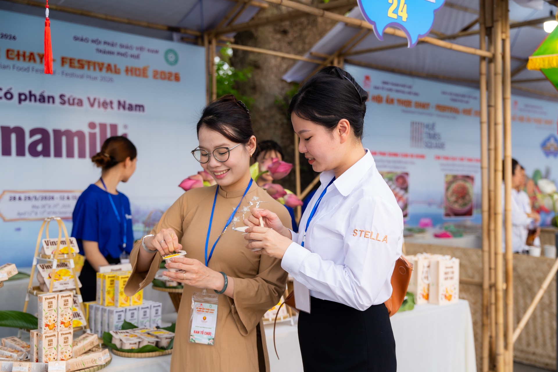 Vinamilk góp phần lan tỏa lối sống xanh tại Lễ hội Ẩm thực chay – Festival Huế 2026 Vinamilk góp phần lan tỏa lối sống xanh tại Lễ hội Ẩm thực chay – Festival Huế 2026