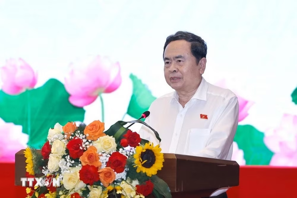 Chủ tịch Quốc hội lưu ý, các cơ quan báo chí cần đẩy mạnh chuyển đổi số, ứng dụng trí tuệ nhân tạo, xây dựng các cơ quan báo chí chuyên nghiệp, nhân văn, hiện đại - Ảnh: TTXVN Chủ tịch Quốc hội lưu ý, các cơ quan báo chí cần đẩy mạnh chuyển đổi số, ứng dụng trí tuệ nhân tạo, xây dựng các cơ quan báo chí chuyên nghiệp, nhân văn, hiện đại - Ảnh: TTXVN