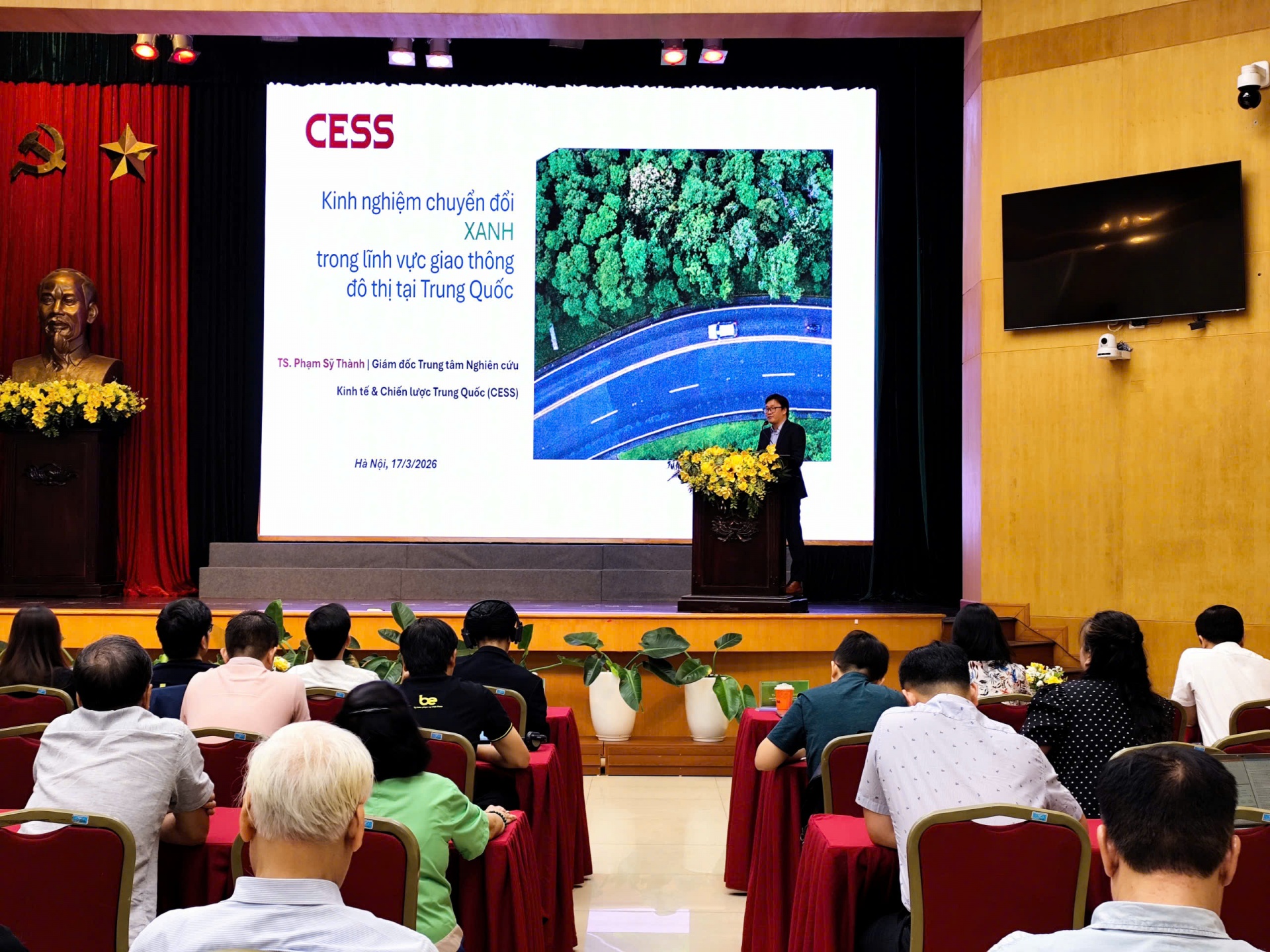 ĐỒNG HÀNH CÙNG THÀNH PHỐ HÀ NỘI TRONG CHUYỂN ĐỔI GIAO THÔNG XANH