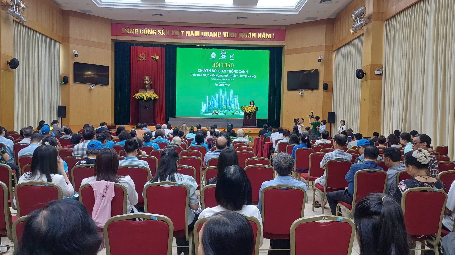 ĐỒNG HÀNH CÙNG THÀNH PHỐ HÀ NỘI TRONG CHUYỂN ĐỔI GIAO THÔNG XANH