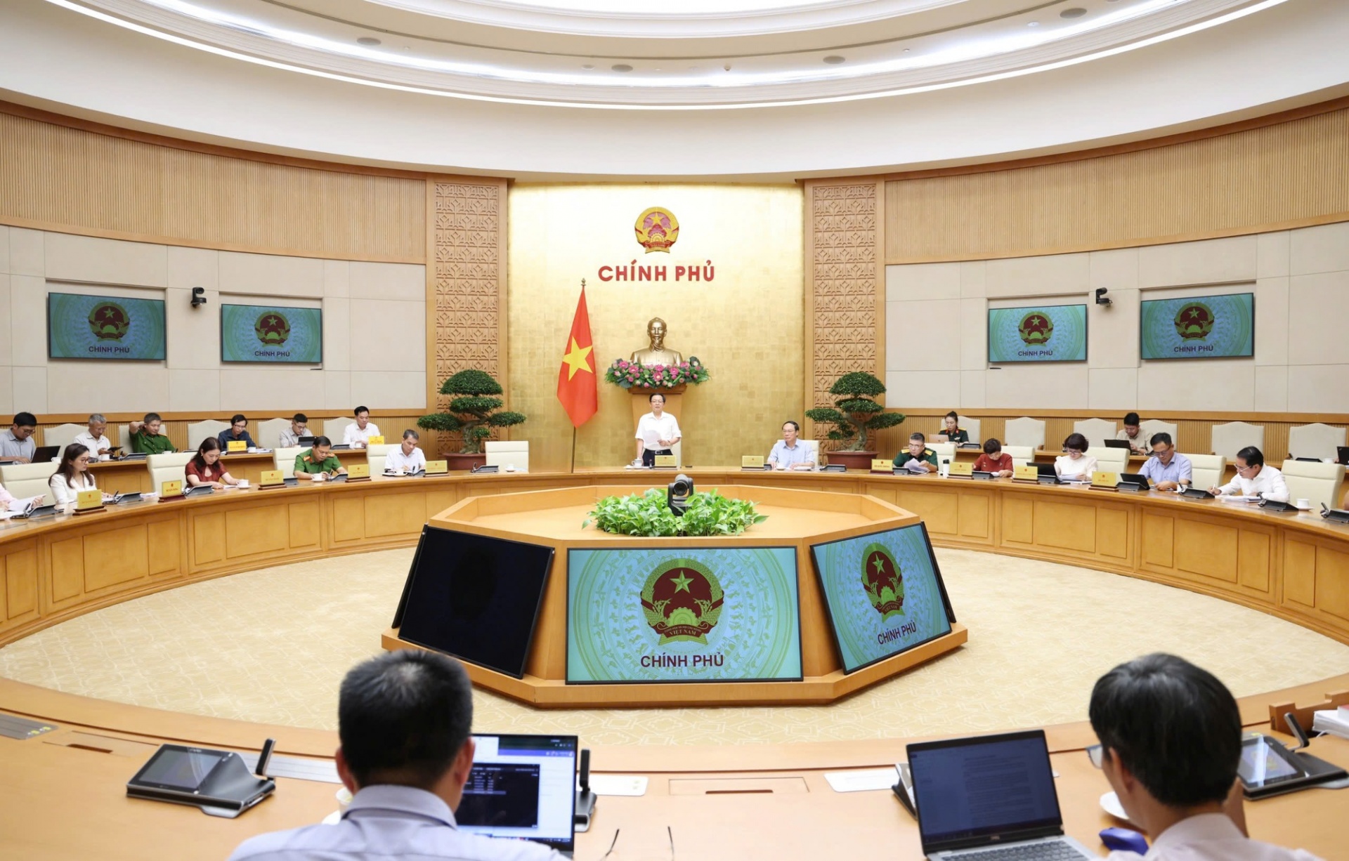 Hoàn thiện hành lang pháp lý về môi trường phục vụ phát triển bền vững Hoàn thiện hành lang pháp lý về môi trường phục vụ phát triển bền vững