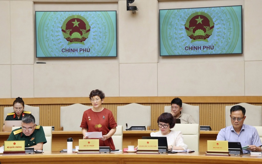 Hoàn thiện hành lang pháp lý về môi trường phục vụ phát triển bền vững Hoàn thiện hành lang pháp lý về môi trường phục vụ phát triển bền vững