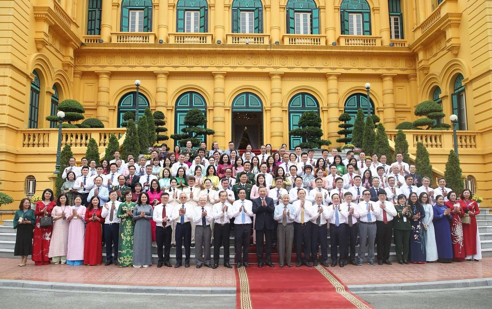 undefined Tổng Bí thư, Chủ tịch nước Tô Lâm và 101 nhà báo tiêu biểu ngày 16/6/2026