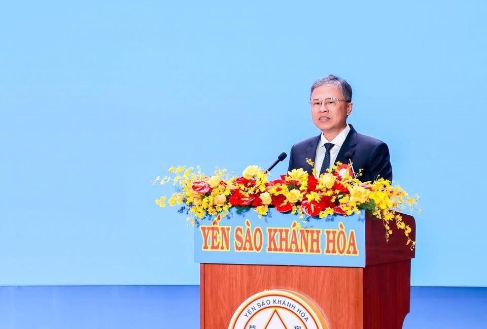 “Hướng tới chất lượng vượt trội, tiên phong phát triển sản phẩm sáng tạo, cam kết bảo vệ quyền lợi khách hàng, nhạy bén nắm bắt nhu cầu thị trường”