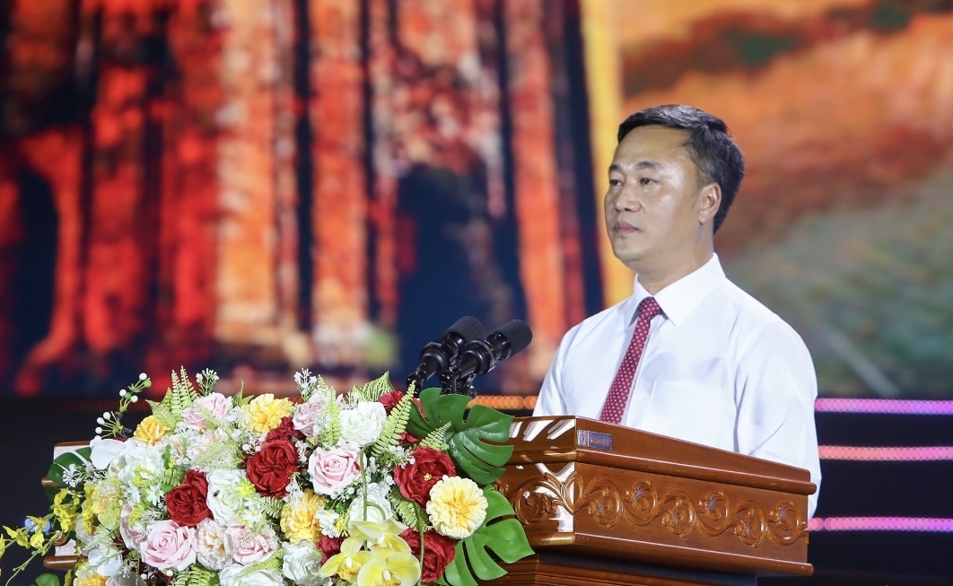 Ông Nguyễn Việt Hùng - Chủ tịch UBND tỉnh Khánh Hòa phát biểu khai mạc Ngày hội.