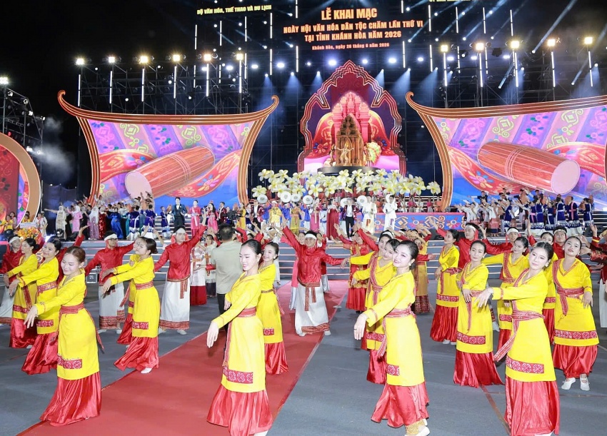 “Bảo tồn, phát huy bản sắc văn hóa dân tộc Chăm trong kỷ nguyên mới”