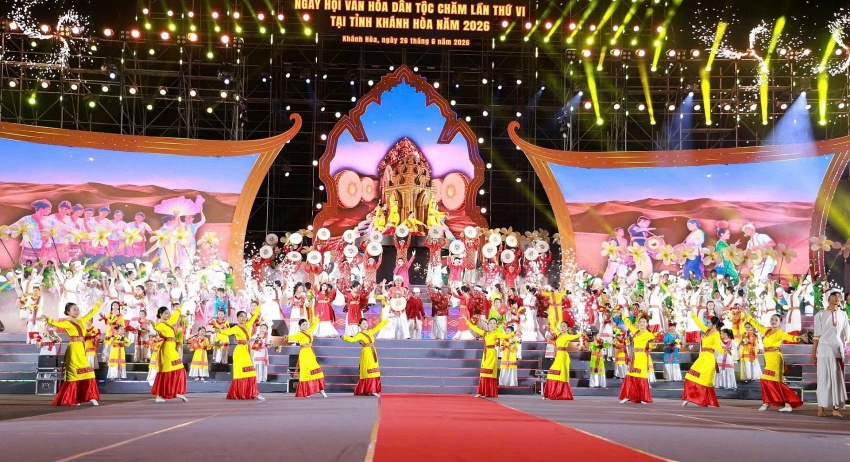 “Bảo tồn, phát huy bản sắc văn hóa dân tộc Chăm trong kỷ nguyên mới”