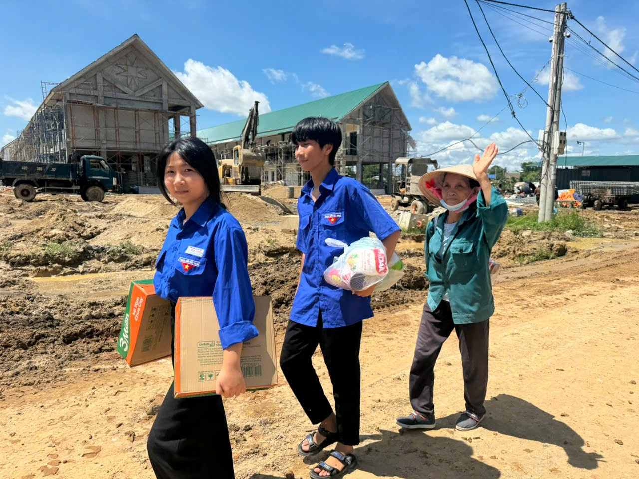 Trao yêu thương – Lan tỏa trách nhiệm cộng đồng tại Buôn Đôn