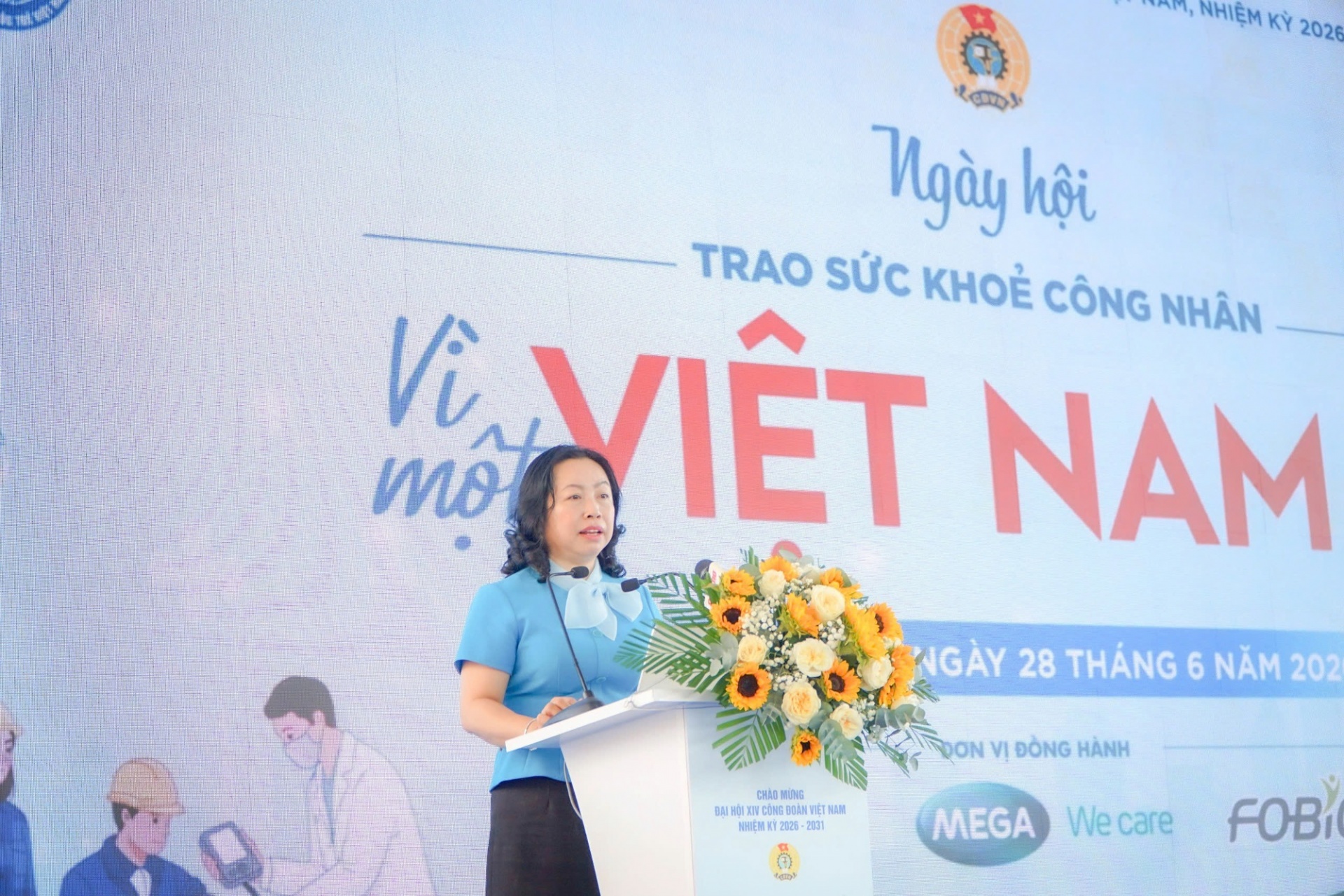 Chăm lo sức khỏe cho người lao động để họ yên tâm cống hiến