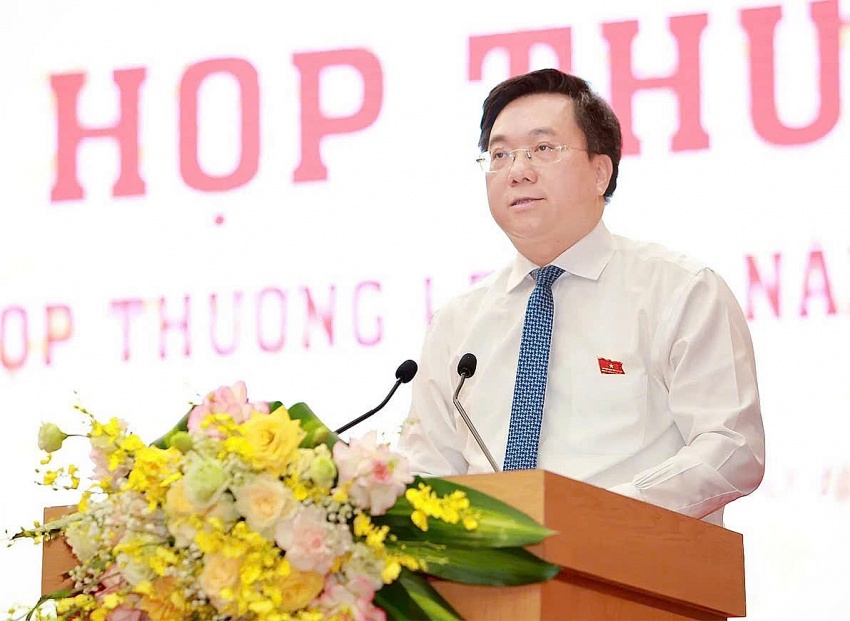 Đồng chí Trần Duy Đông, Phó Bí thư Tỉnh ủy, Chủ tịch UBND tỉnh trình bày báo cáo bổ sung và giải trình các nhóm vấn đề cử tri quan tâm Đồng chí Trần Duy Đông, Phó Bí thư Tỉnh ủy, Chủ tịch UBND tỉnh trình bày báo cáo bổ sung và giải trình các nhóm vấn đề cử tri quan tâm