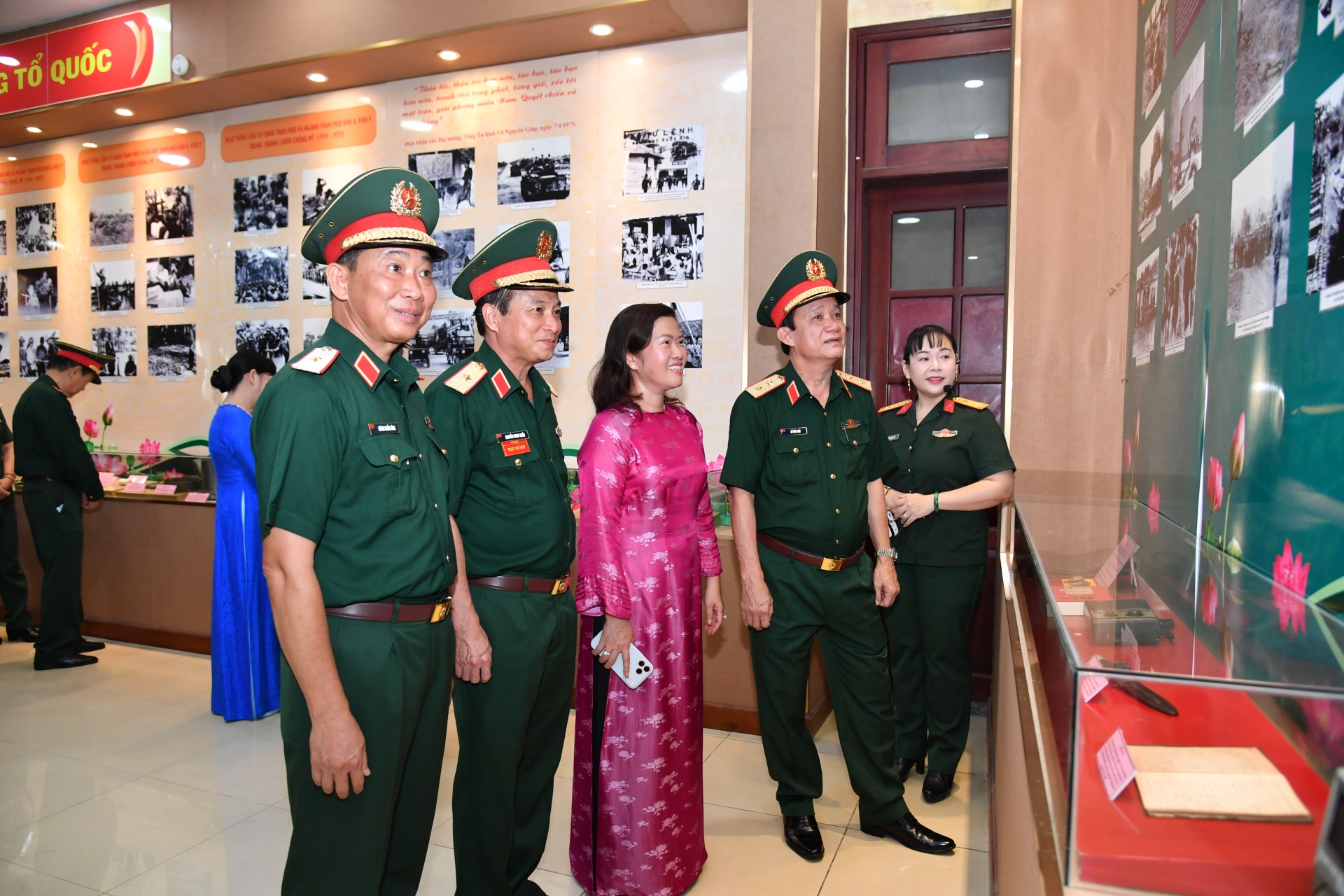 Quân khu 9: Triển lãm chuyên đề “80 năm tiếp bước dưới Quân kỳ” Quân khu 9: Triển lãm chuyên đề “80 năm tiếp bước dưới Quân kỳ”
