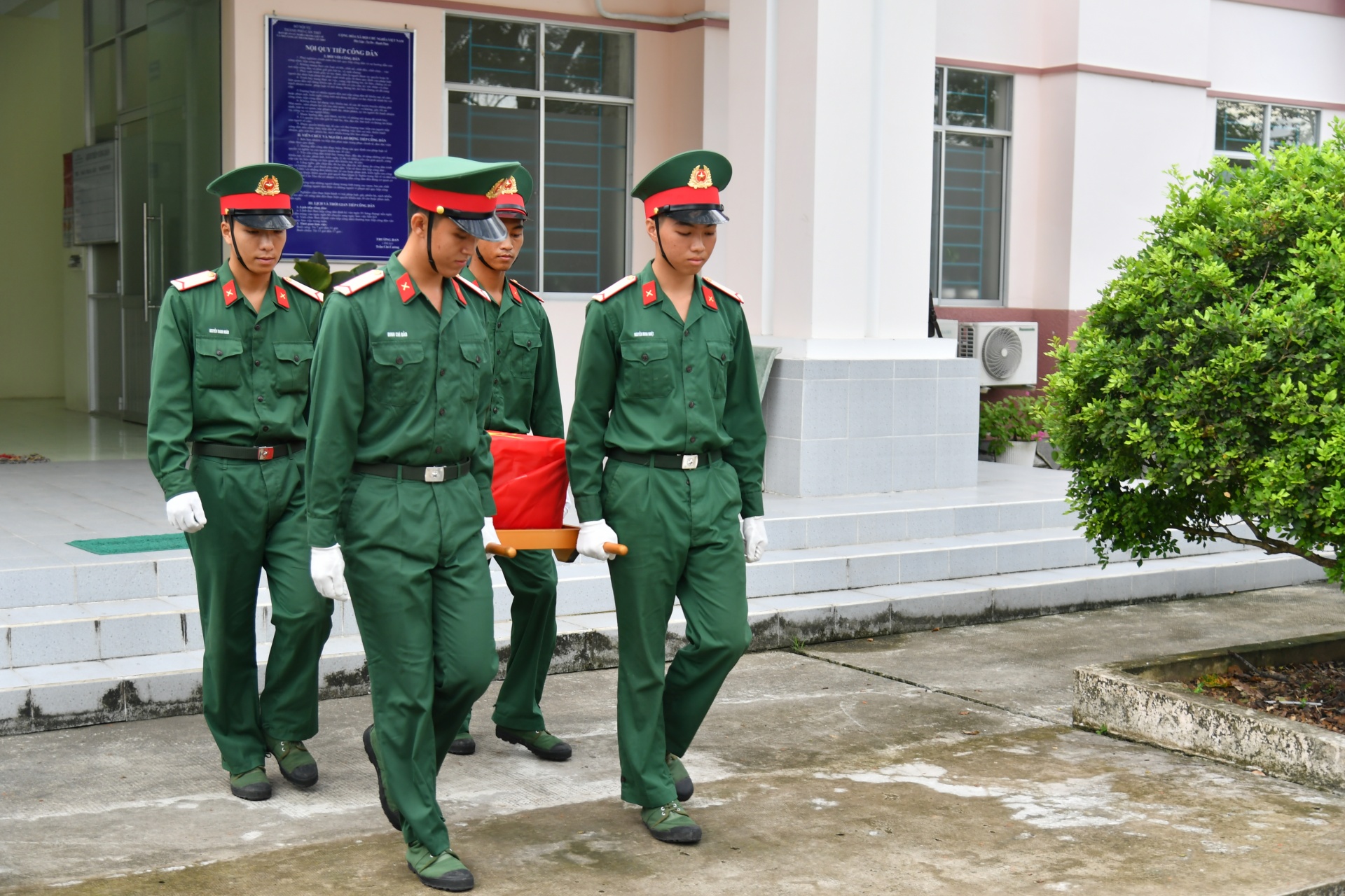 Cần Thơ bàn giao 670 mẫu sinh phẩm hài cốt liệt sĩ chưa rõ thông tin đi giám định ADN