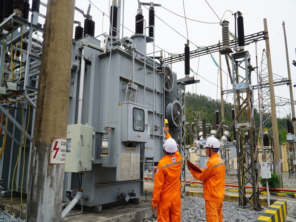 Công ty Điện lực Quảng Ninh: Chủ động triển khai đồng bộ các giải pháp nhằm nâng cao chất lượng cung ứng điện mùa nắng nóng