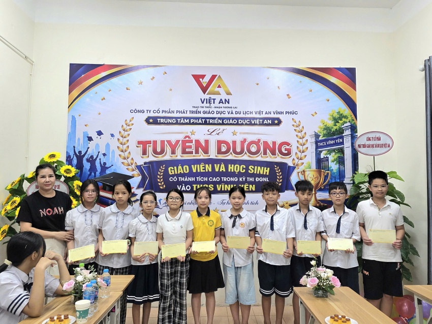 Trung tâm giáo dục Việt An vinh danh 78 học sinh trúng tuyển Trường THCS Vĩnh Yên