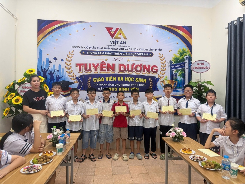 Trung tâm giáo dục Việt An vinh danh 78 học sinh trúng tuyển Trường THCS Vĩnh Yên