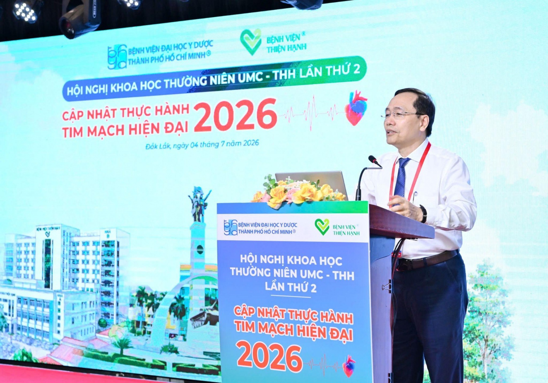 GS.TS.BS Trương Quang Bình - Chủ tịch Hội đồng Khoa học Bệnh viện Đại học Y Dược TP. Hồ Chí Minh phát biểu trong hội nghị GS.TS.BS Trương Quang Bình - Chủ tịch Hội đồng Khoa học Bệnh viện Đại học Y Dược TP. Hồ Chí Minh phát biểu trong hội nghị