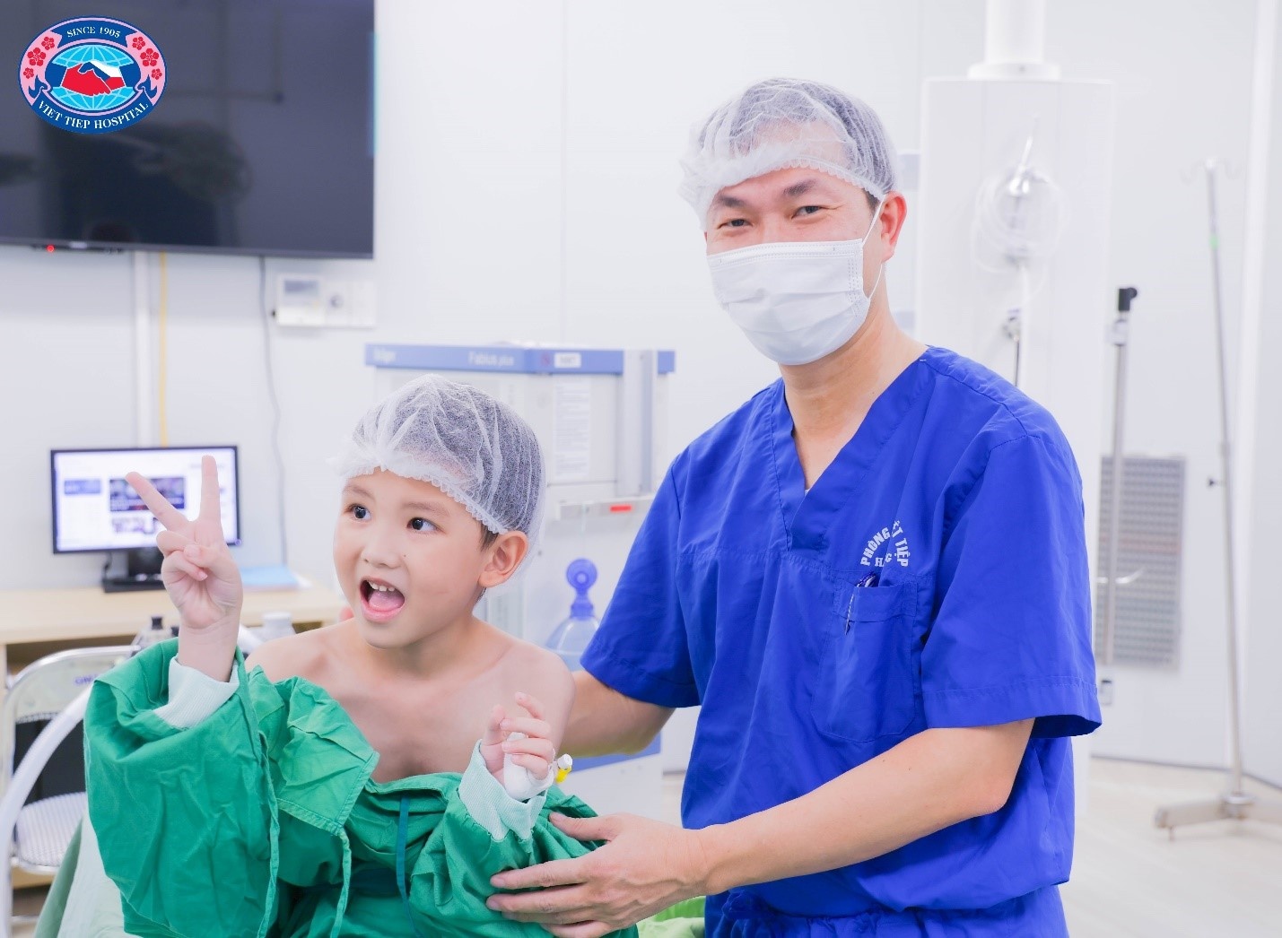 Bệnh viện Hữu nghị Việt Tiệp phẫu thuật thành công hai bệnh nhi mắc lõm lồng ngực bẩm sinh đến từ Tuyên Quang Bệnh viện Hữu nghị Việt Tiệp phẫu thuật thành công hai bệnh nhi mắc lõm lồng ngực bẩm sinh đến từ Tuyên Quang