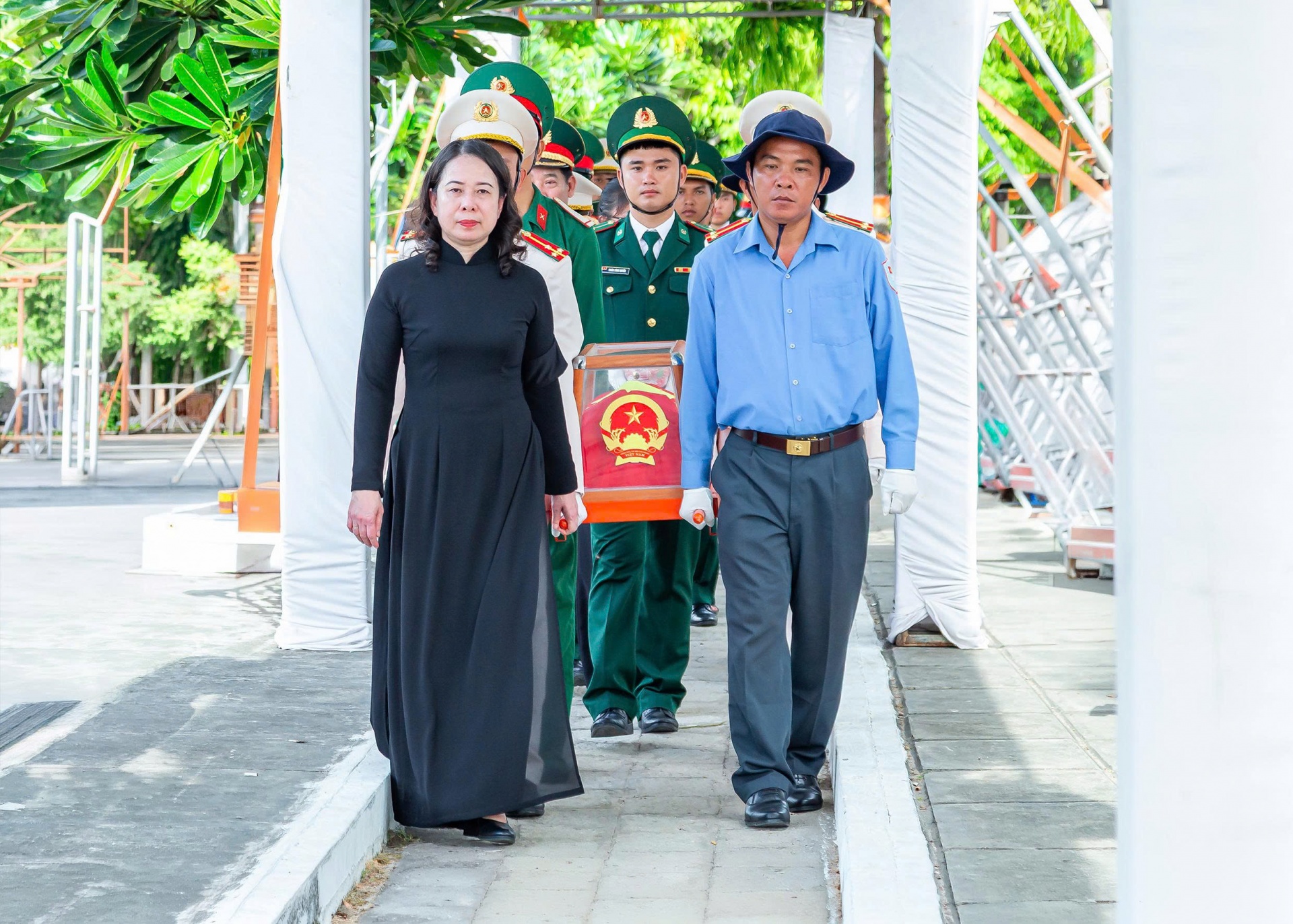 Trang nghiêm Lễ an táng 235 hài cốt liệt sĩ tại Nghĩa trang Dốc Bà Đắc Trang nghiêm Lễ an táng 235 hài cốt liệt sĩ tại Nghĩa trang Dốc Bà Đắc