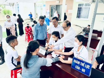 750 người dân xã Vạn Thắng được khám sàng lọc sức khỏe miễn phí