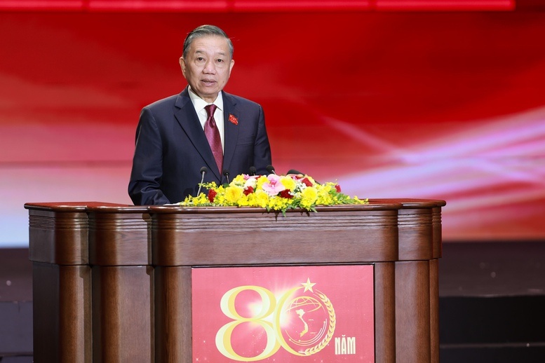 Tổng Bí thư, Chủ tịch nước: Bảo vệ an ninh theo nguyên tắc 'phát triển đến đâu, an ninh đến đó' Tổng Bí thư, Chủ tịch nước: Bảo vệ an ninh theo nguyên tắc 'phát triển đến đâu, an ninh đến đó'