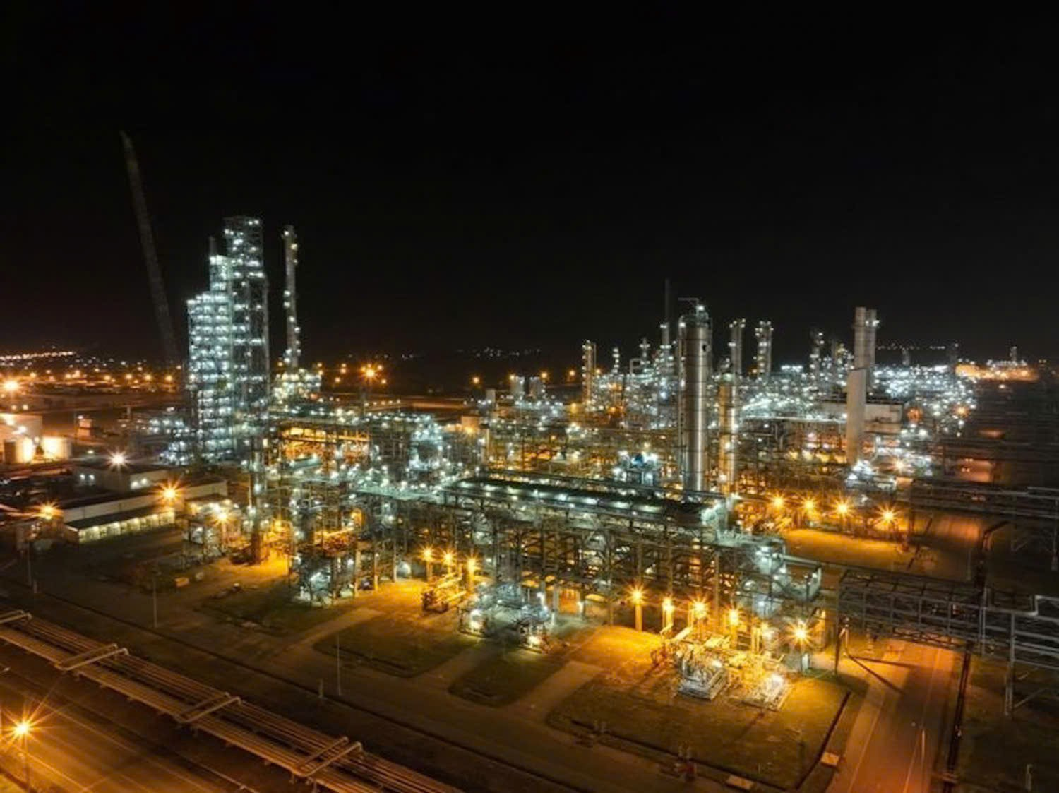 petrovietnam va nsrp giu vung chuoi cung ung nang luong truoc bien dong trung dong