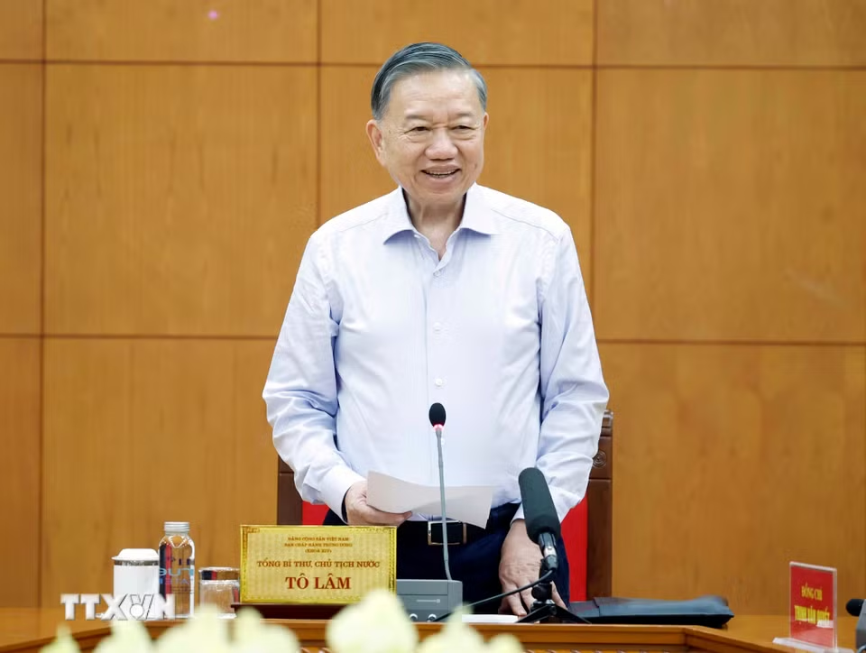 Tổng Bí thư, Chủ tịch nước Tô Lâm phát biểu tại buổi làm việc với đại diện Đảng ủy Chính phủ và các cơ quan liên quan về công tác phòng, chống bão, lũ, thiên tai cực đoan và biến đổi khí hậu từ nay đến hết năm 2026 - Ảnh: TTXVN Tổng Bí thư, Chủ tịch nước Tô Lâm phát biểu tại buổi làm việc với đại diện Đảng ủy Chính phủ và các cơ quan liên quan về công tác phòng, chống bão, lũ, thiên tai cực đoan và biến đổi khí hậu từ nay đến hết năm 2026 - Ảnh: TTXVN