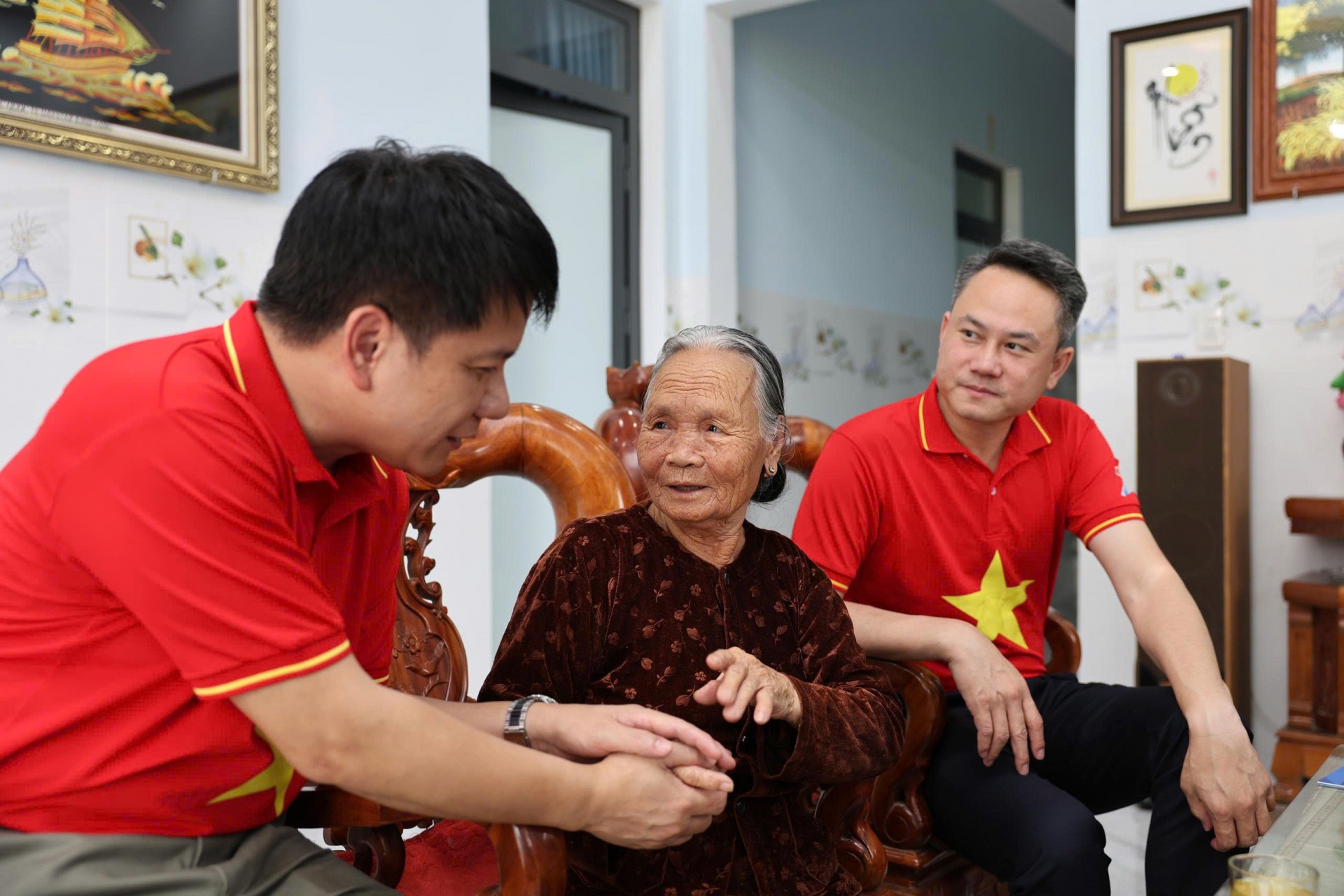 Vietjet cùng tuổi trẻ cả nước nối dài hành trình “Tôi yêu Tổ quốc tôi” Vietjet cùng tuổi trẻ cả nước nối dài hành trình “Tôi yêu Tổ quốc tôi”