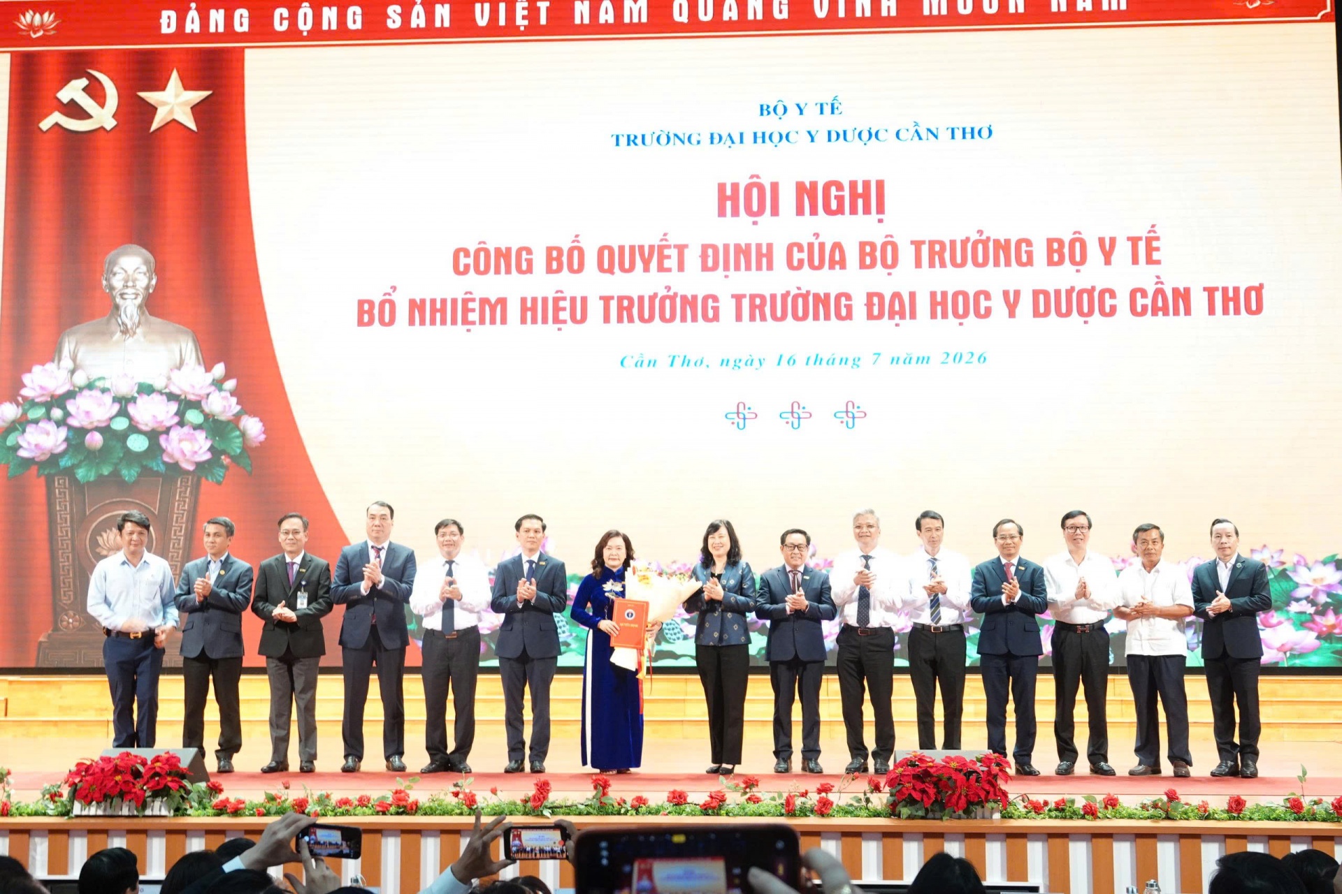 Trường Đại học Y Dược Cần Thơ có nữ Hiệu trưởng đầu tiên Trường Đại học Y Dược Cần Thơ có nữ Hiệu trưởng đầu tiên