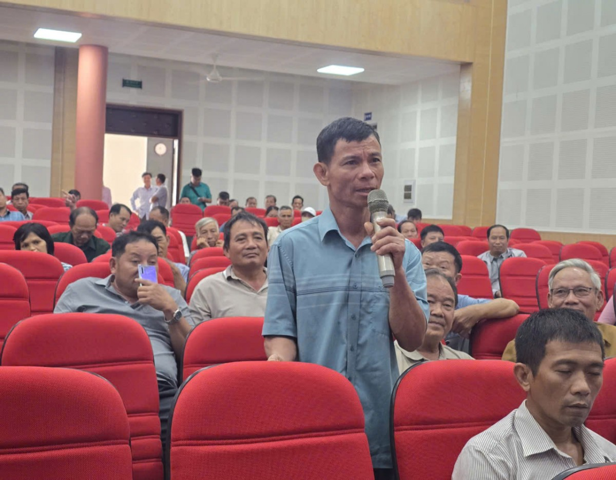  Nông dân xã Quảng Phú đặt câu hỏi về quy trình áp dụng hệ thống truy xuất nguồn gốc sầu riêng.
