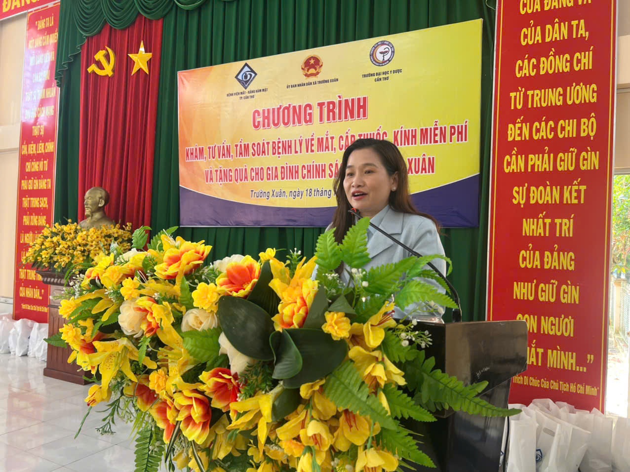 Khám, tầm soát bệnh lý về mắt miễn phí cho gia đình chính sách tại xã Trường Xuân, Cần Thơ Khám, tầm soát bệnh lý về mắt miễn phí cho gia đình chính sách tại xã Trường Xuân, Cần Thơ