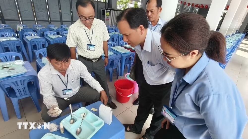 Nâng cao nhận thức, thay đổi hành vi của toàn xã hội về an toàn thực phẩm Nâng cao nhận thức, thay đổi hành vi của toàn xã hội về an toàn thực phẩm