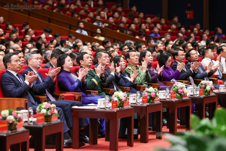 Thủ tướng Lê Minh Hưng cùng các đại biểu dự Hội nghị - Ảnh: VGP Thủ tướng Lê Minh Hưng cùng các đại biểu dự Hội nghị - Ảnh: VGP
