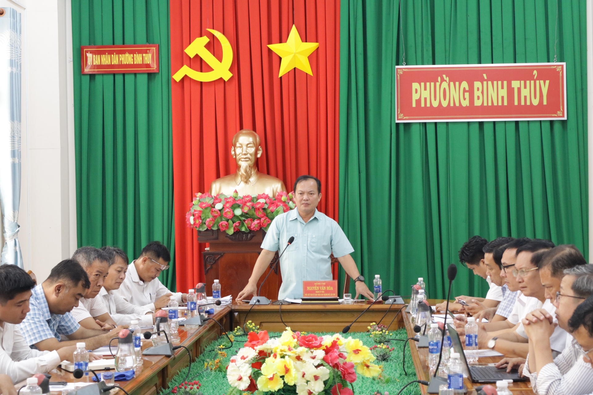 Phó Chủ tịch UBND TP. Cần Thơ Nguyễn Văn Hòa phát biểu chỉ đạo tại buổi làm việc chiều 23/7.