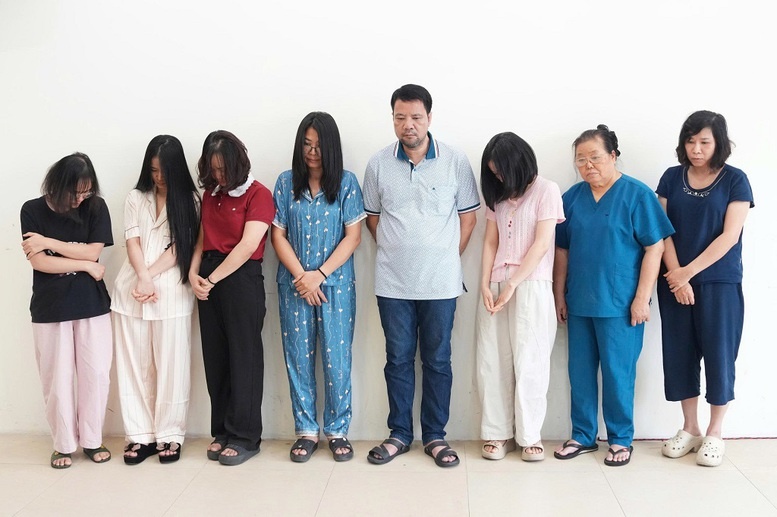 Nhóm đối tượng tại Cơ quan Công an - Ảnh: Công an tỉnh Nghệ An
