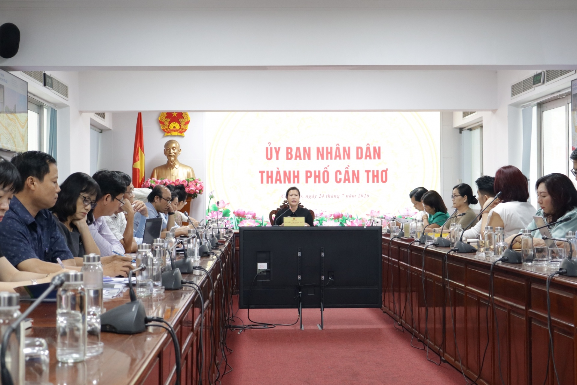 Phó Chủ tịch UBND TP Cần Thơ Nguyễn Thị Ngọc Điệp chủ trì cuộc họp. Phó Chủ tịch UBND TP Cần Thơ Nguyễn Thị Ngọc Điệp chủ trì cuộc họp.