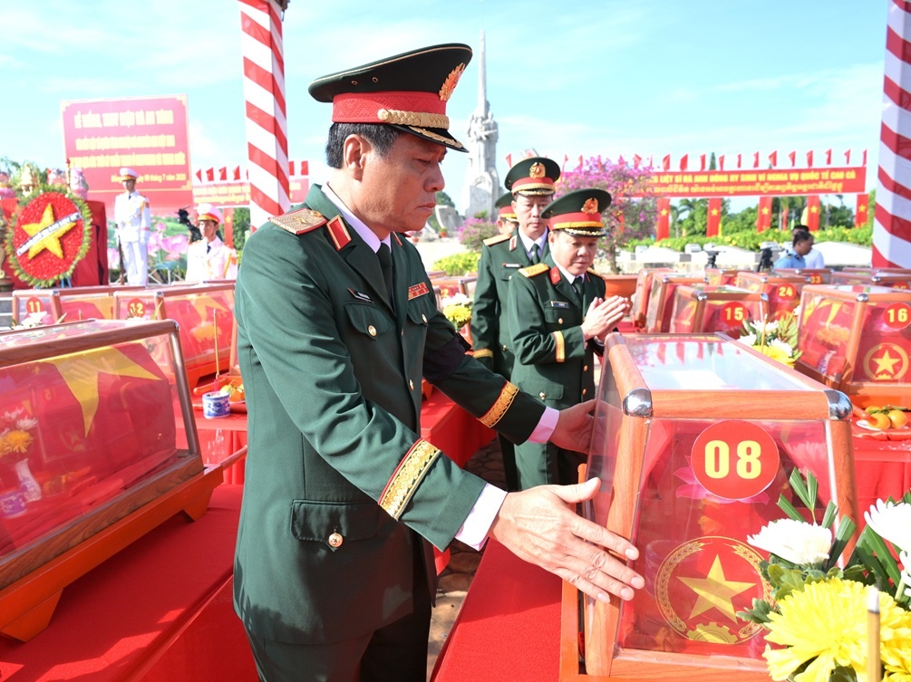 Kỷ niệm 79 năm Ngày Thương binh-Liệt sĩ (27/7/1947-27/7/2026): LLVT Quân khu 9 với hành trình tri ân Kỷ niệm 79 năm Ngày Thương binh-Liệt sĩ (27/7/1947-27/7/2026): LLVT Quân khu 9 với hành trình tri ân