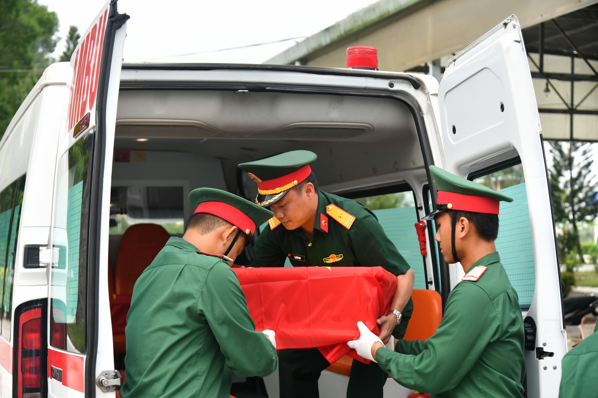 Kỷ niệm 79 năm Ngày Thương binh-Liệt sĩ (27/7/1947-27/7/2026): LLVT Quân khu 9 với hành trình tri ân Kỷ niệm 79 năm Ngày Thương binh-Liệt sĩ (27/7/1947-27/7/2026): LLVT Quân khu 9 với hành trình tri ân