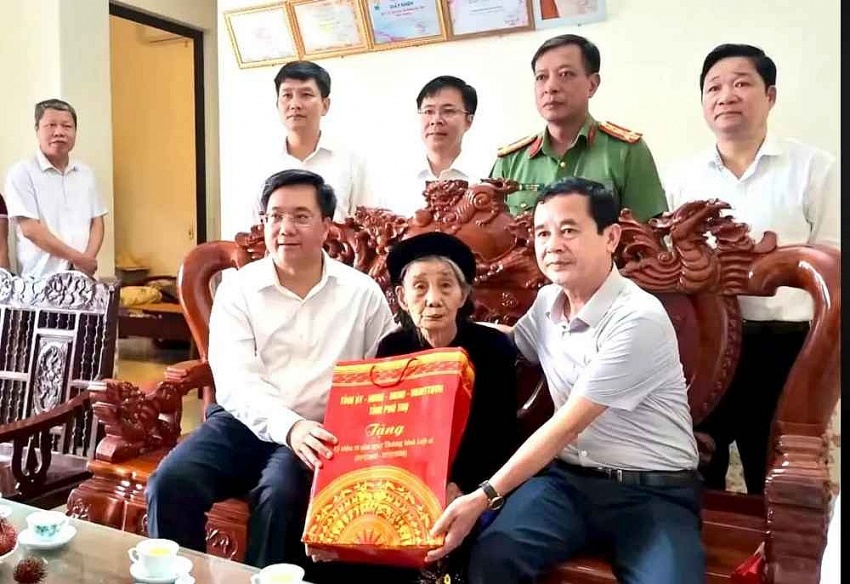 Tháng Bảy tri ân trên quê hương đất Tổ
