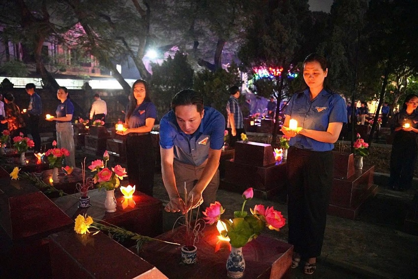 Tháng Bảy tri ân trên quê hương đất Tổ