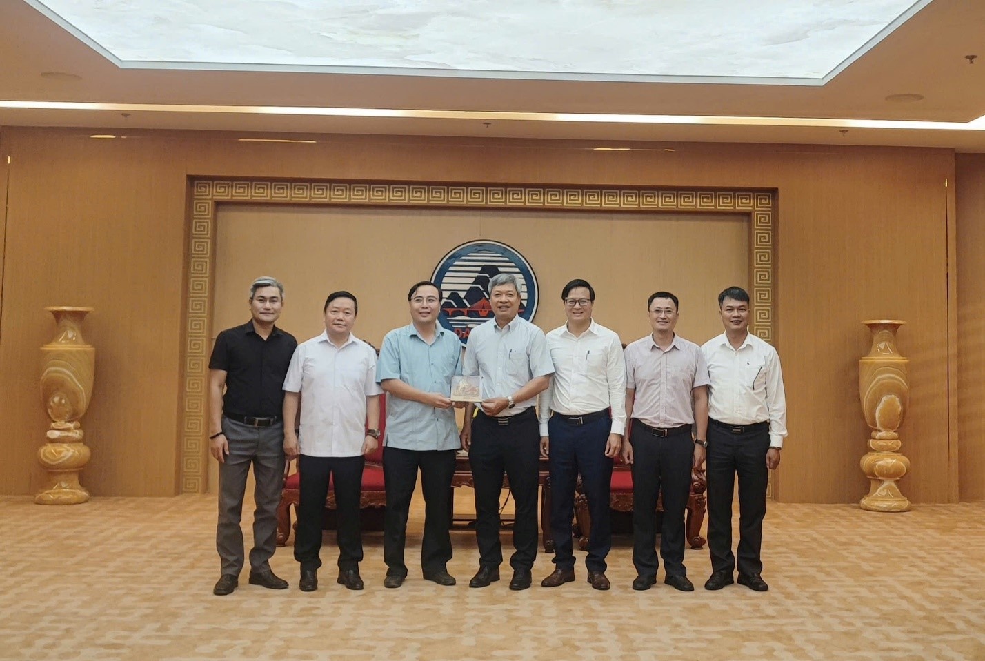    Lãnh đạo thành phố hoan nghênh các chương trình hợp tác Việt Nam - Liên bang Nga và đề nghị các đơn vị liên quan sớm hoàn thiện thủ tục để triển khai theo quy định. Ảnh: Hữu Phúc