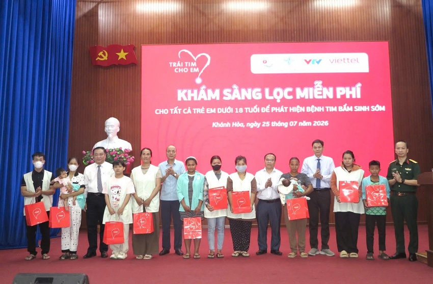 Quỹ Tấm lòng Việt khám sàng lọc miễn phí tim bẩm sinh cho 1.000 trẻ em tại Khánh Hoà Quỹ Tấm lòng Việt khám sàng lọc miễn phí tim bẩm sinh cho 1.000 trẻ em tại Khánh Hoà