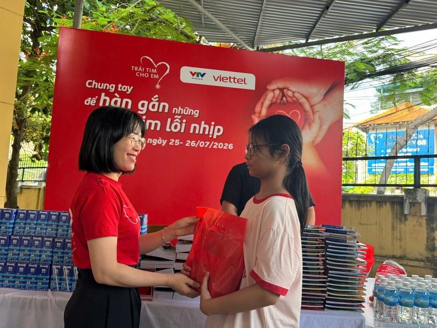 Quỹ Tấm lòng Việt khám sàng lọc miễn phí tim bẩm sinh cho 1.000 trẻ em tại Khánh Hoà Quỹ Tấm lòng Việt khám sàng lọc miễn phí tim bẩm sinh cho 1.000 trẻ em tại Khánh Hoà