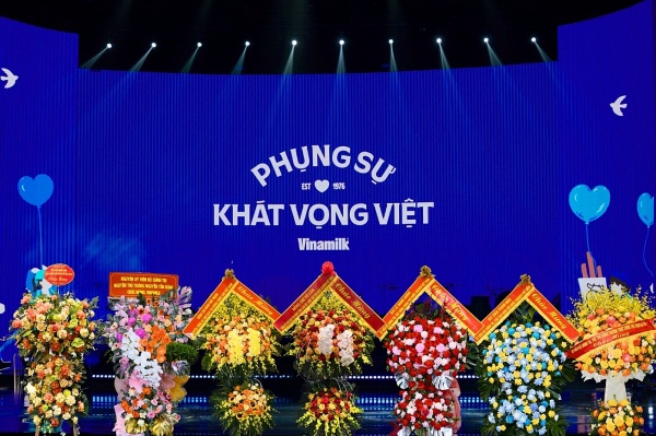 Vinamilk kỷ niệm cột mốc "50 năm phụng sự khát vọng Việt", vinh dự đón nhận danh hiệu Anh hùng Lao động lần hai