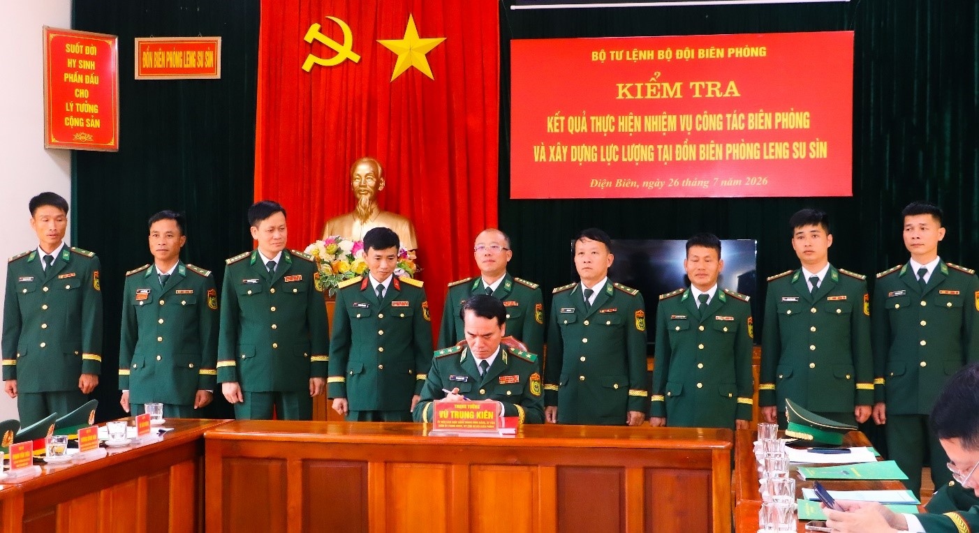 Nắm chắc tình hình địa bàn, gắn bó mật thiết với nhân dân, giữ vững chủ quyền lãnh thổ, an ninh biên giới quốc gia