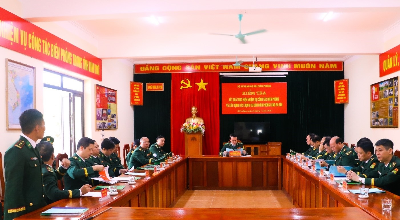 Nắm chắc tình hình địa bàn, gắn bó mật thiết với nhân dân, giữ vững chủ quyền lãnh thổ, an ninh biên giới quốc gia